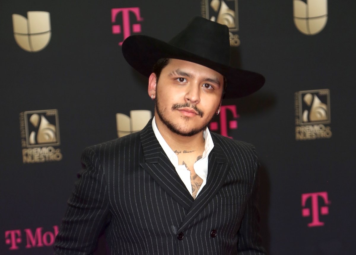 ¿Le fue infiel? Tachan a Christian Nodal de infiel tras su ruptura con Belinda (FOTO)