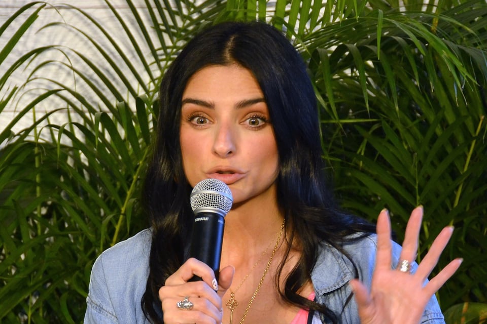 Aislinn Derbez rompe el silencio tras accidente de su papá Eugenio Derbez featured image