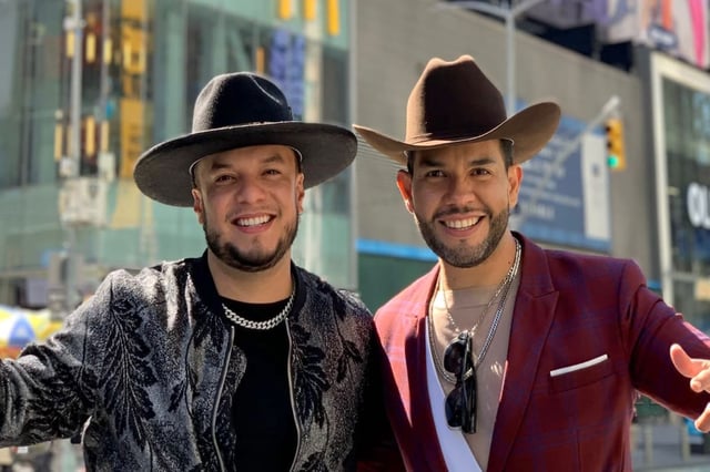 While Lorenzo Méndez is thankful for their marriage, Chiquis Rivera shows off her new boyfriend?