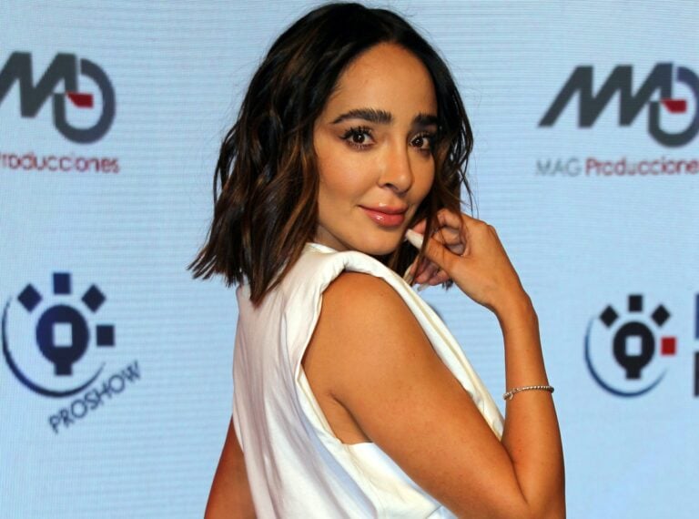 Telemundo estrena «Los 50» y ya hubo golpes entre Manelyk y Thali García (VIDEOS)