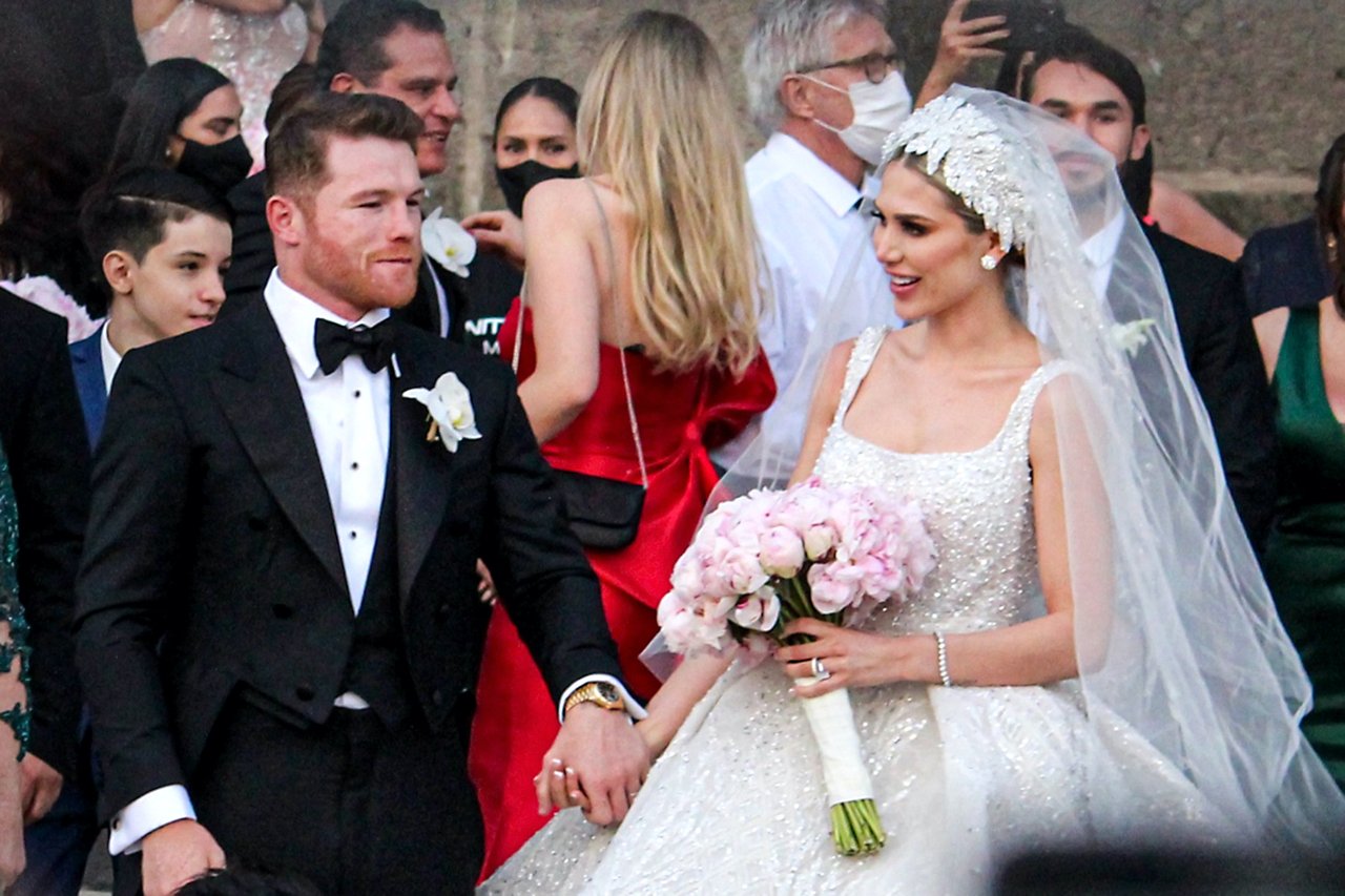 ¿Nuevo bebé en camino? Esposa de Canelo levanta sospechas de posible embarazo (FOTOS)