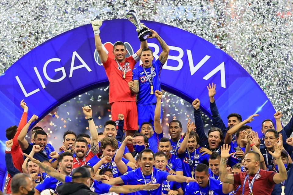 Futbolista del Cruz Azul celebra cumpleaños de su hijo con fiesta temática de El Chapo Guzmán