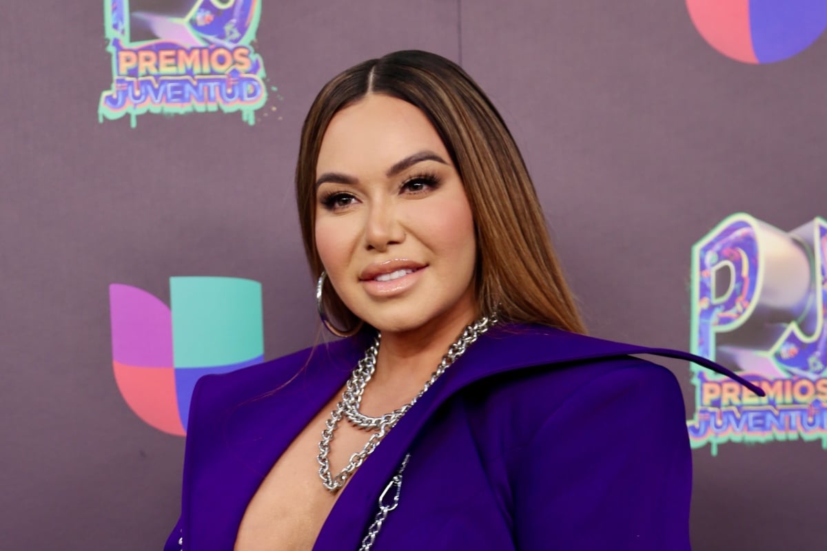 ¿Demasiado atrevido? Chiquis Rivera se descara y se quita la ropa encima de un trineo (FOTO)