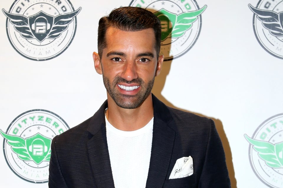 «No vales nada». Toni Costa y su madre sorprenden al mandar contundente mensaje ¿contra Adamari López? (FOTO) featured image