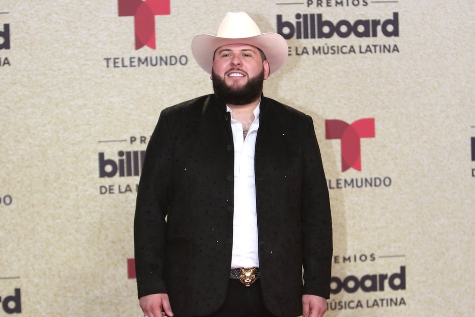 Cantante El Fantasma de luto; Da el último adiós a un ser querido (FOTO)