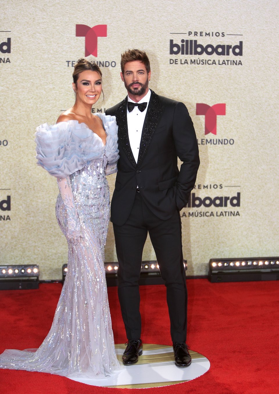 Amigo de William Levy expone al actor