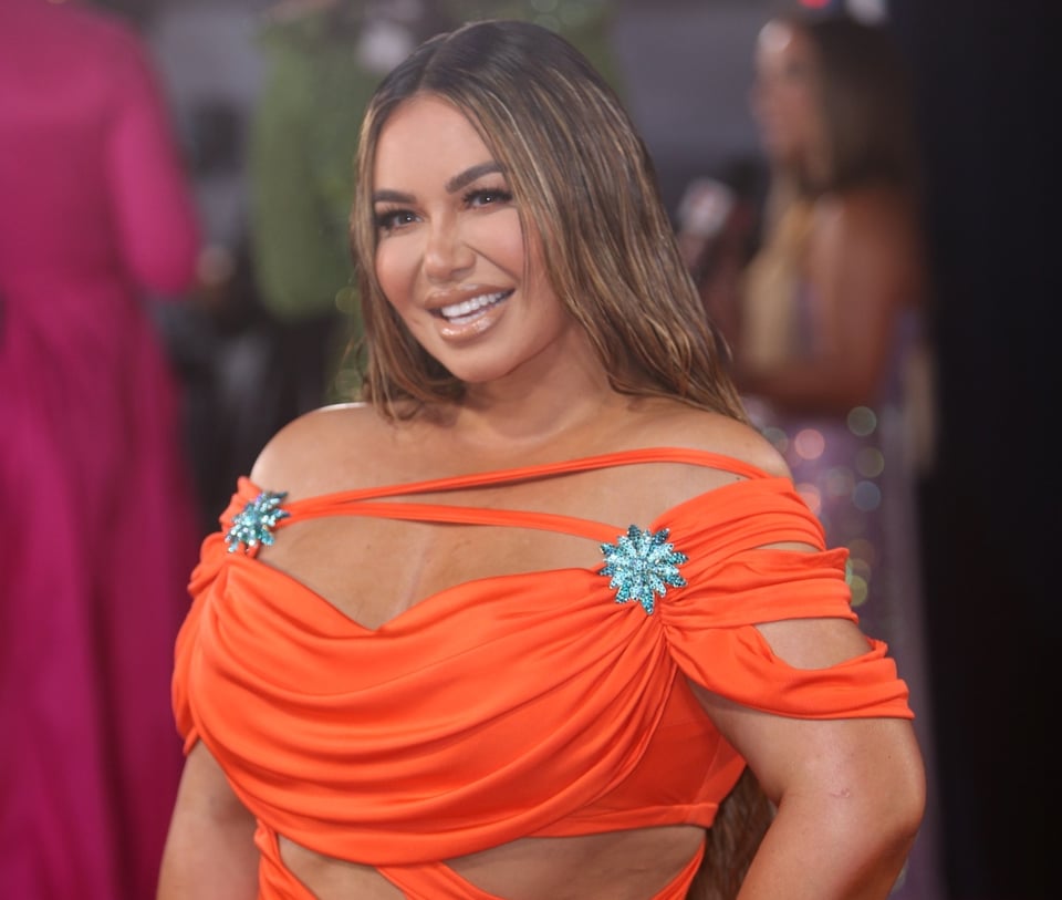 Chiquis provoca sentimientos encontrados con foto de Jenni Rivera featured image