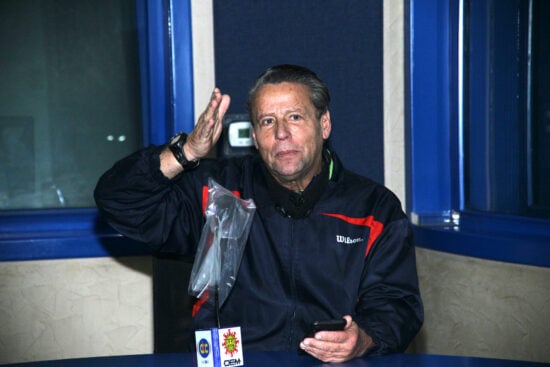 Asegura no ser "cualquier naco"