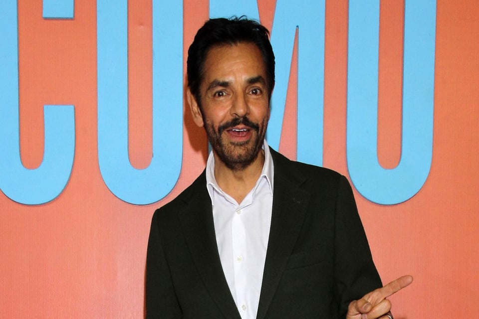 Eugenio Derbez le hace inesperado regalo a Jorge Ramos