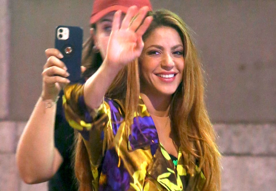 Piqué y Clara Chía fueron ‘opacados’ por Shakira en el día de su cumpleaños (VIDEO) featured image