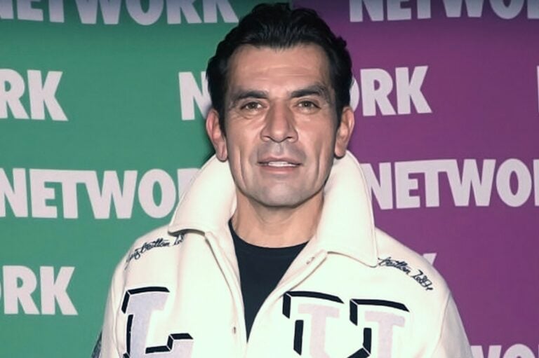 ¡Perdió el control! Jorge Salinas protagoniza pleito con reportero en plena alfombra roja