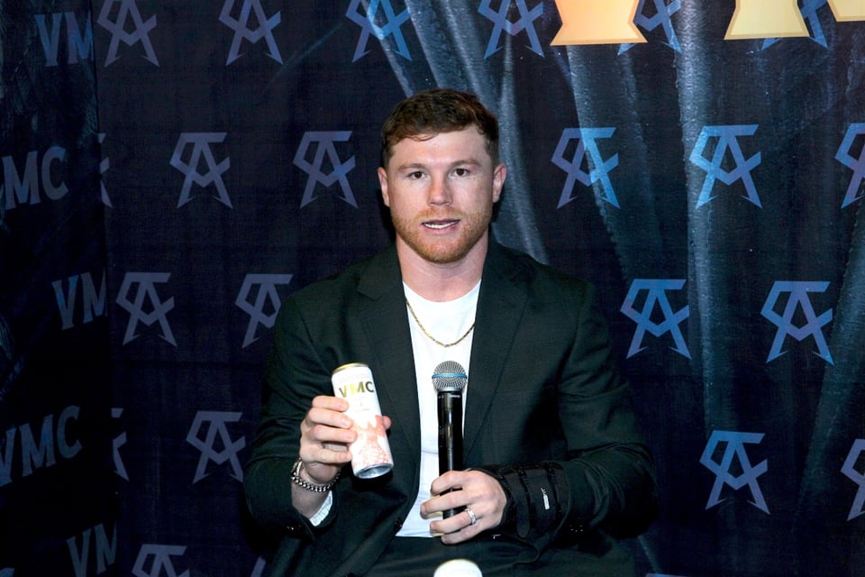 ¿Peso Pluma entonará el Himno de México en la pelea del Canelo Álvarez?