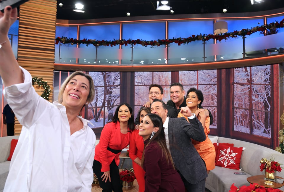 ¿Francisca fue despedida? Celebran aniversario de Despierta América sin la conductora presente (FOTOS) featured image