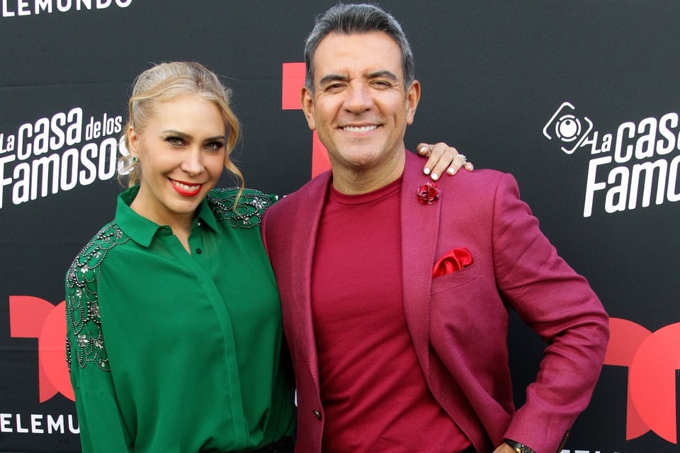 Le roban un beso a Dania Méndez de La Casa de los Famosos en Big Brother Brasil y le piden perdón