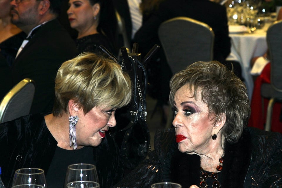 Asistente, Silvia Pinal, Tina Galindo, Efigania Ramos, MundoNOW