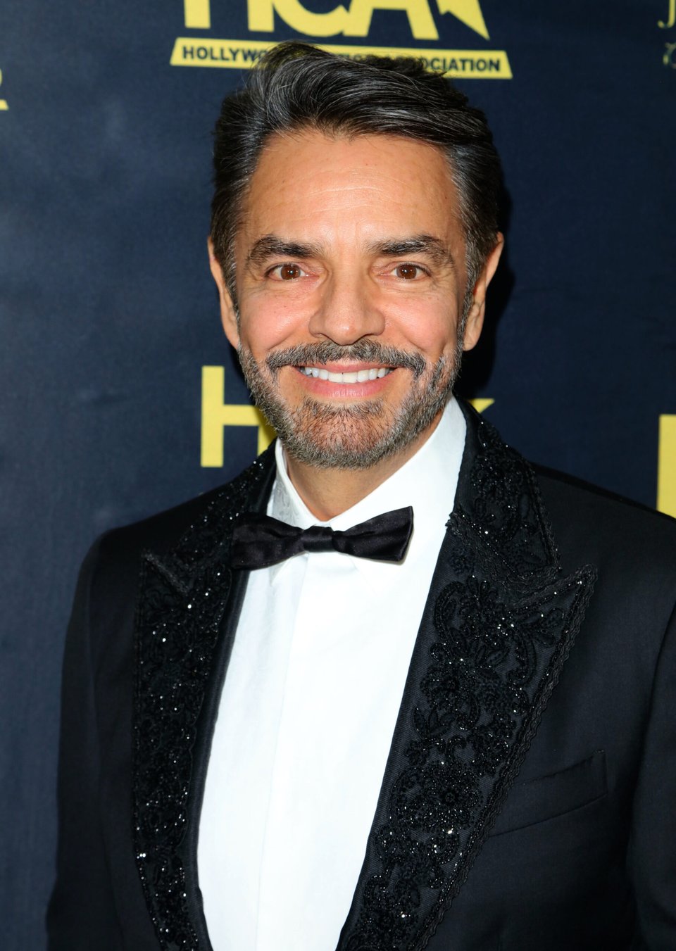Eugenio Derbez aparece como repartidor
