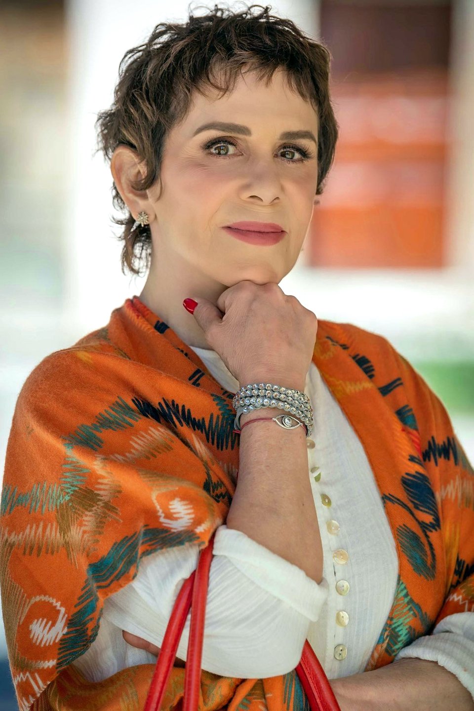Revelan inédito video de Rebecca Jones