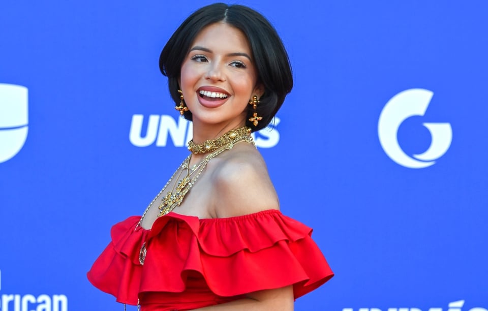 Ángela Aguilar muestra pruebas de que es también es de sangre argentina (FOTOS)