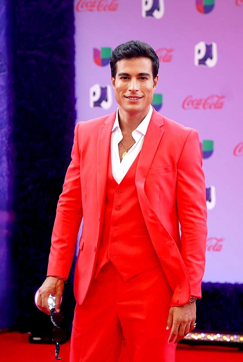 Danilo Carrera le lanza piropo a Camila Cabello