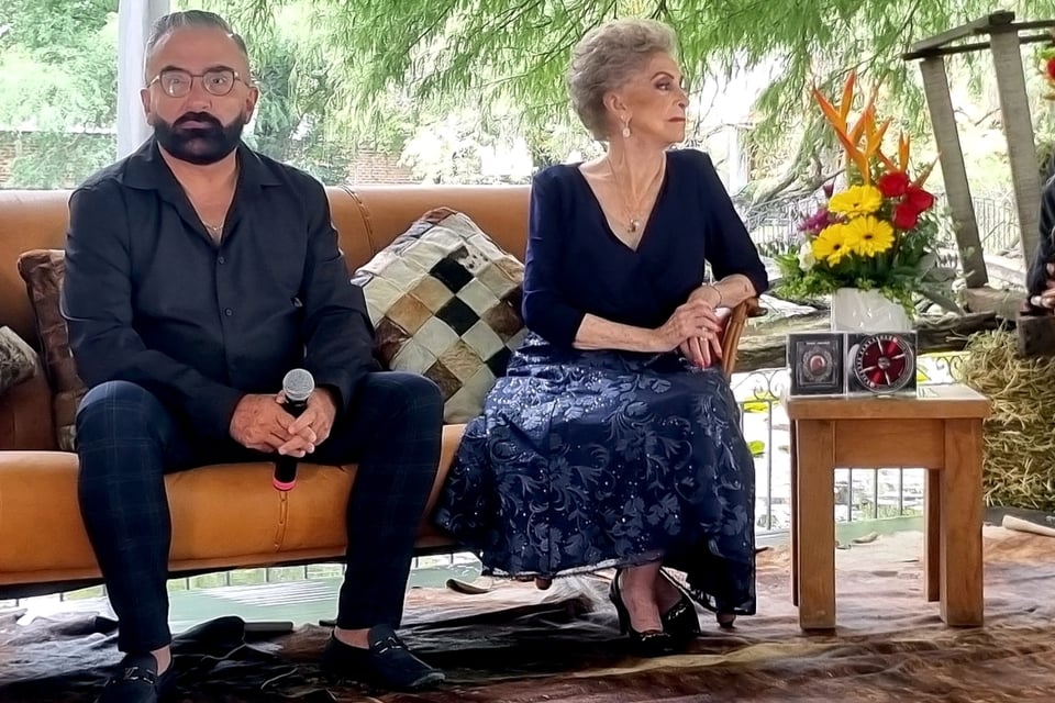 Interview, Mariana González, wedding, Mexico, MundoNOW