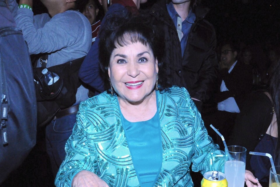 Hija de Carmen Salinas rompe el silencio y confirma que la actriz sigue grave featured image