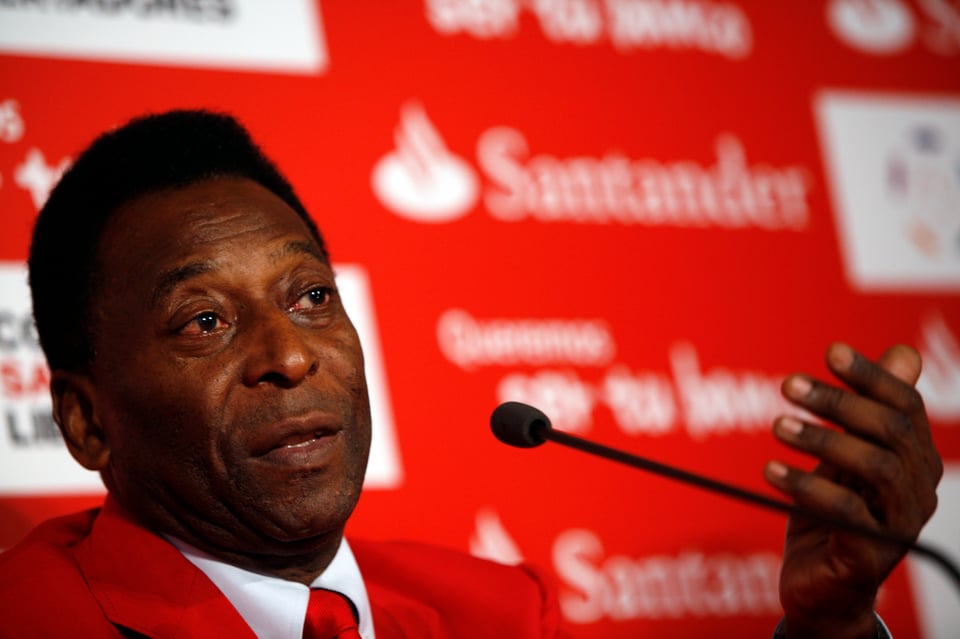 Cantante mexicana asegura haber enamorado a Pelé