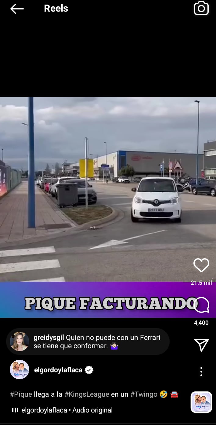 Piqué conduciendo un Twingo