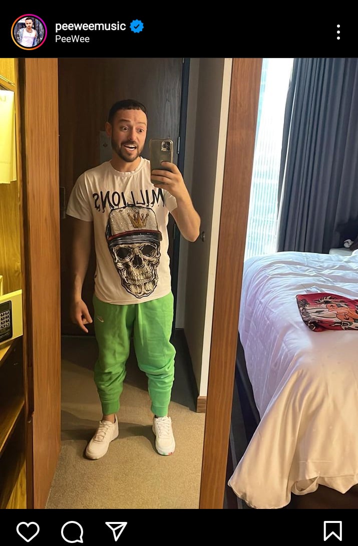 Pee Wee rompe en llanto
