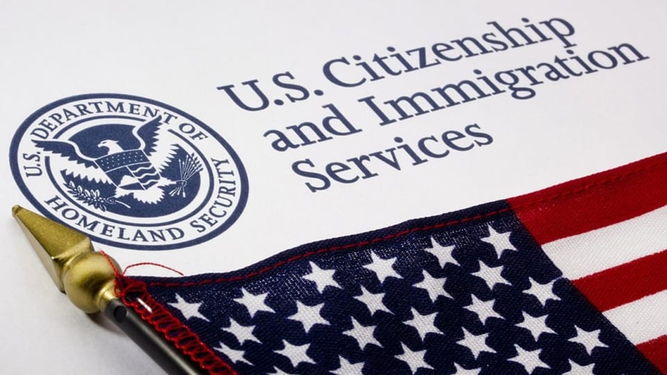 USCIS anuncia aumento en sus Tarifas de Procesamiento Prioritario