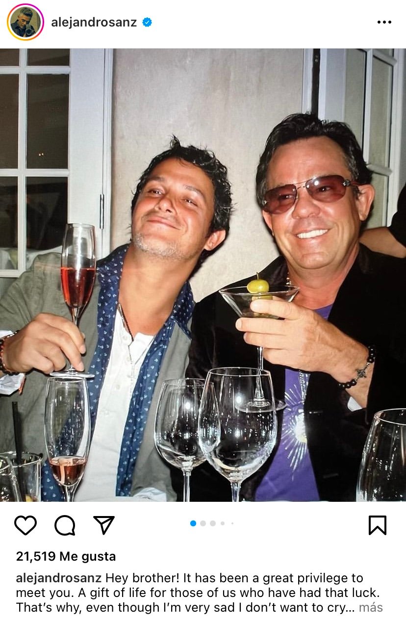 "Gracias por las miradas cómplices", dijo el querido cantante