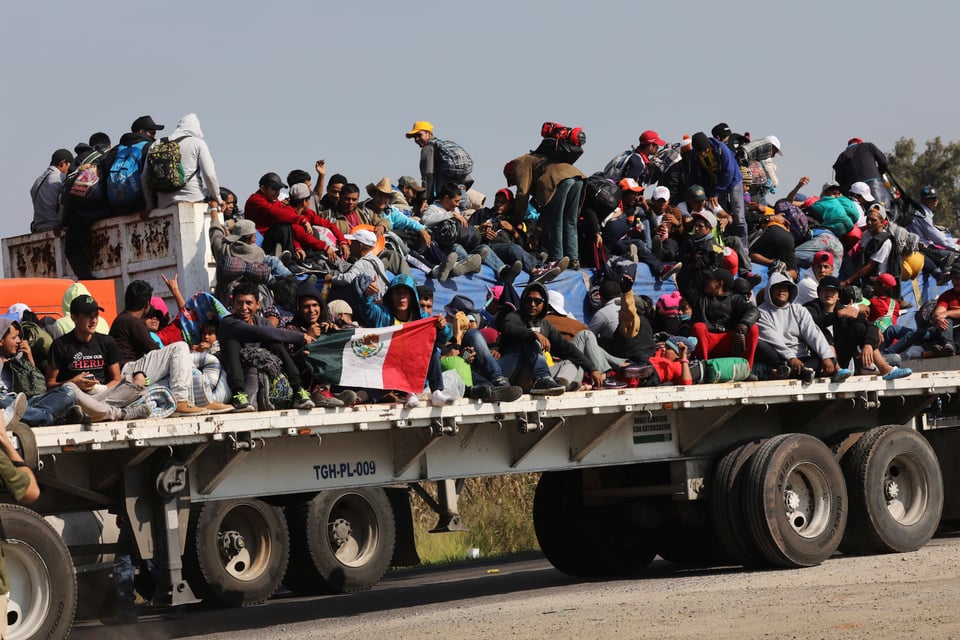 Mexicano denuncia suciedad y desorden dejados presuntamente por caravana migrante (VIDEO)