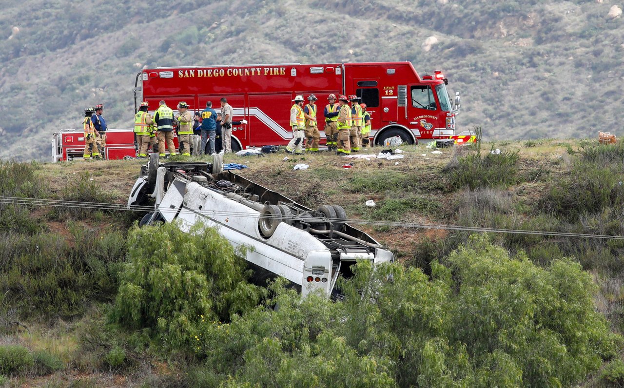 California autobús muertos heridos