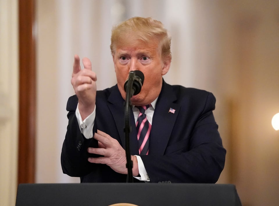 Intenta asesinar a Trump con un cuchillo en la Casa Blanca