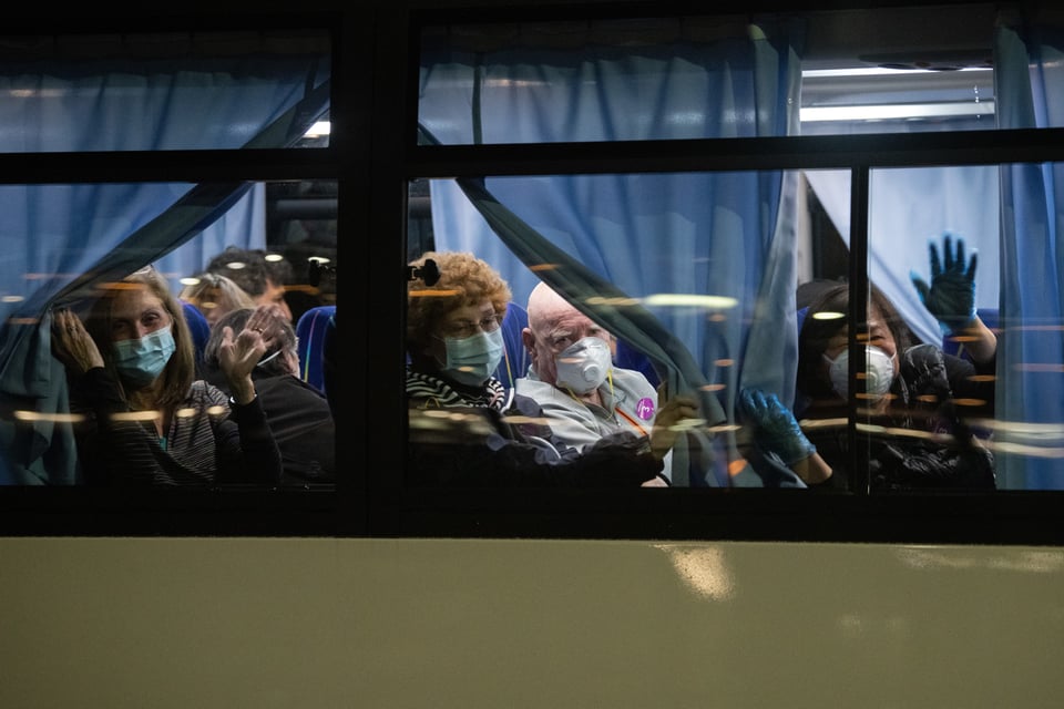 Trump furioso pues no le consultaron regreso de americanos infectados por coronavirus