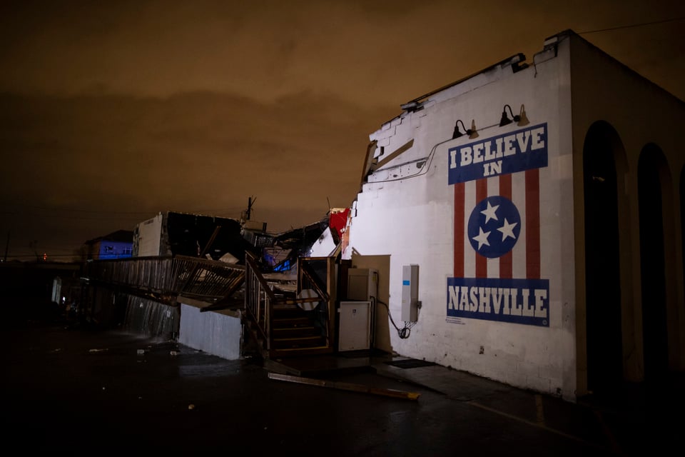 Tornado en Nashville deja 5 muertos y destrucción por todos lados (FOTOS Y VIDEO)