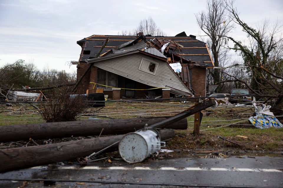 Tennessee declara estado de emergencia tras el paso de tornados