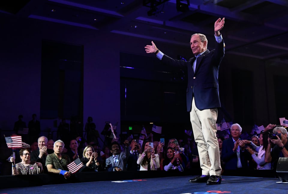 Mike Bloomberg suspende su campaña presidencial y respalda a Biden featured image