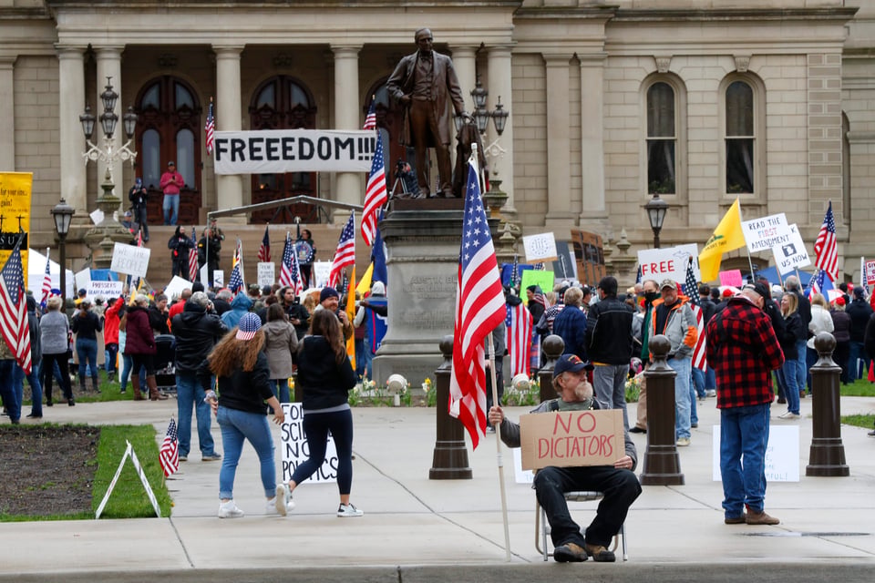 Milicia de Michigan pone las protestas armadas bajo el foco featured image