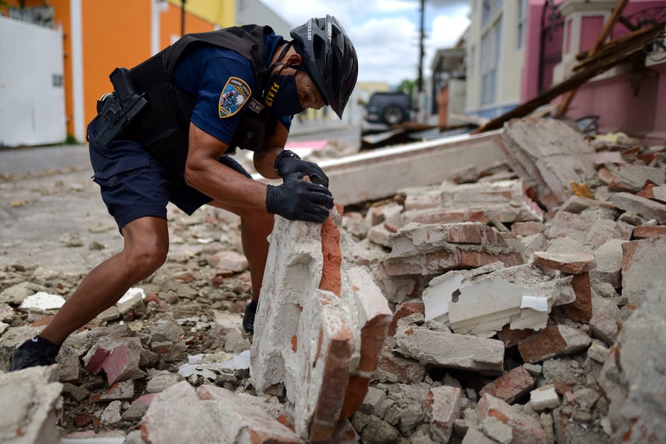 Reportan daños estructurales y cortes de luz tras sismo en Puerto Rico