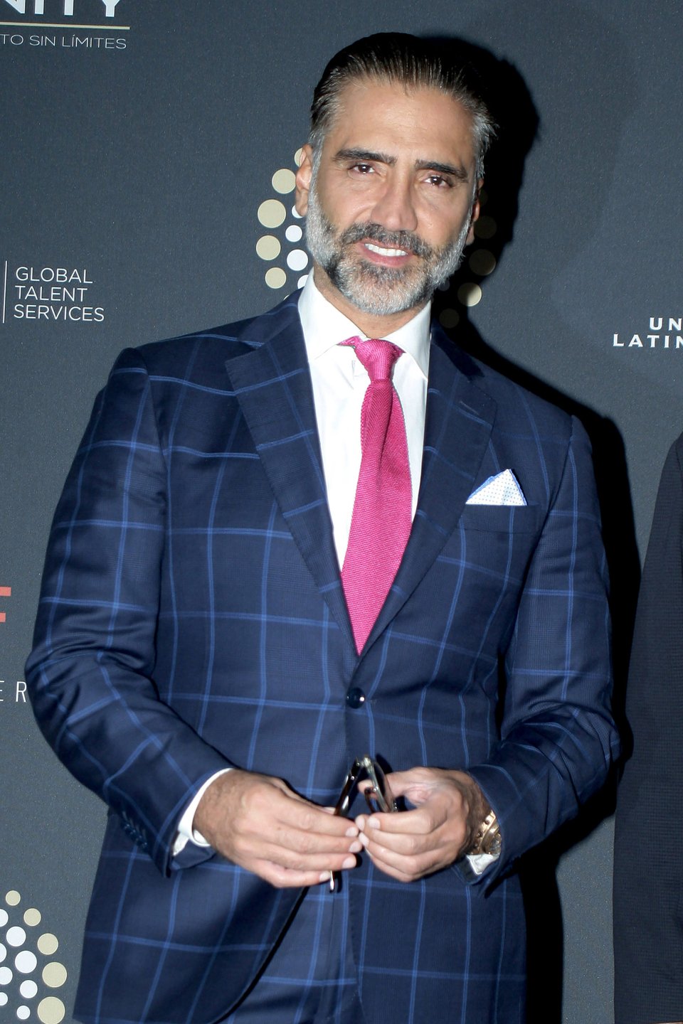 Alejandro Fernández sale del closet: Quieren buena música