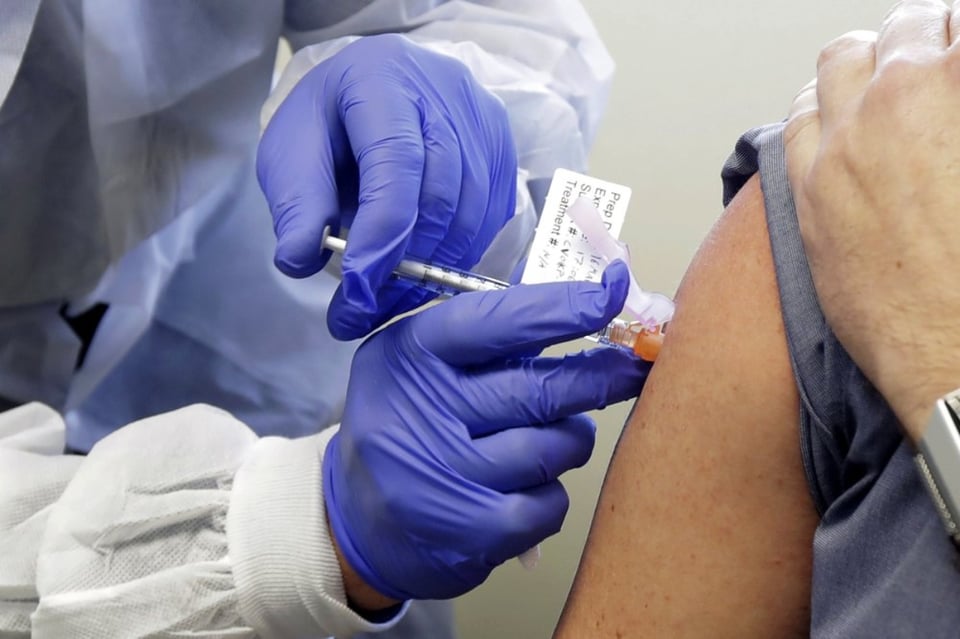 Indican que medicamentos contra el coronavirus podrían ser aprobados “antes del verano”