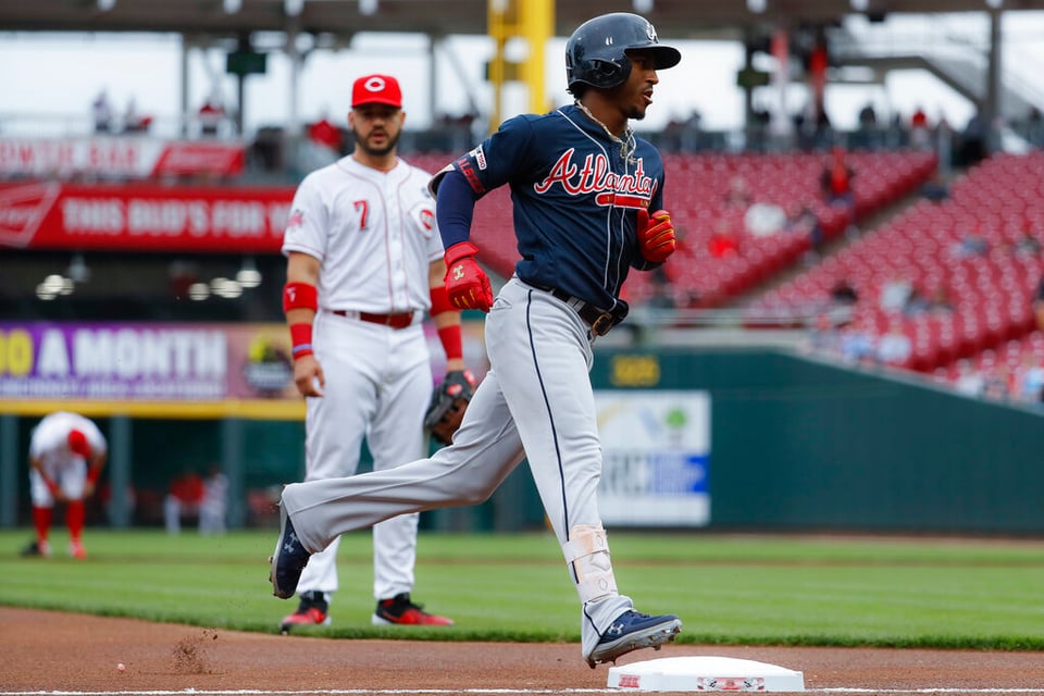 Bravos vence a Rojos con jonrón de Albies y Cachorros supera a Dodgers