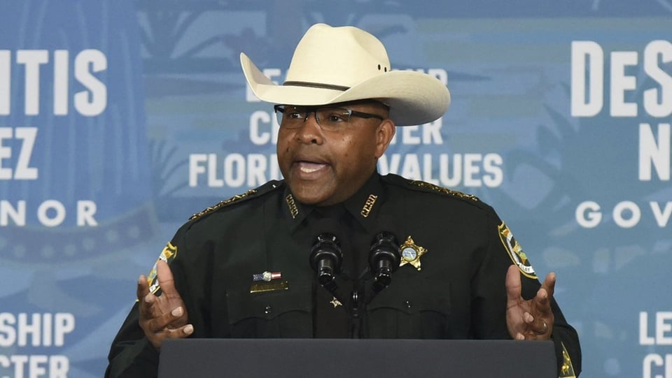 Alguacil de Florida amenaza con permitir a civiles armados parar protestas