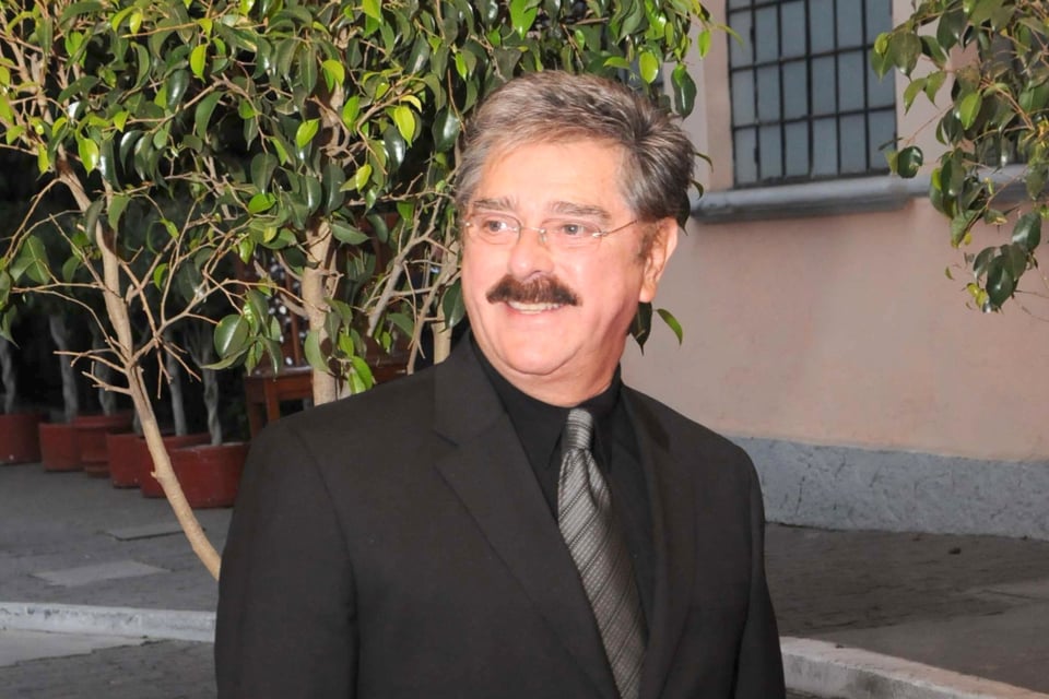ÚLTIMA HORA: Muere actor mexicano Raymundo Capetillo de Coronavirus; Laura Zapata lo confirma featured image