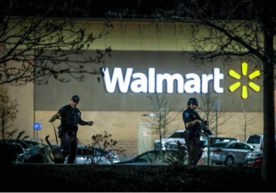 California: Un hispano fue la víctima que murió en tiroteo en un Walmart