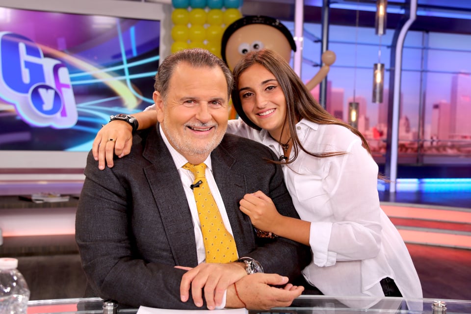 La hija de Raúl de Molina le hace la competencia a JLo al posar en bikini (FOTOS)