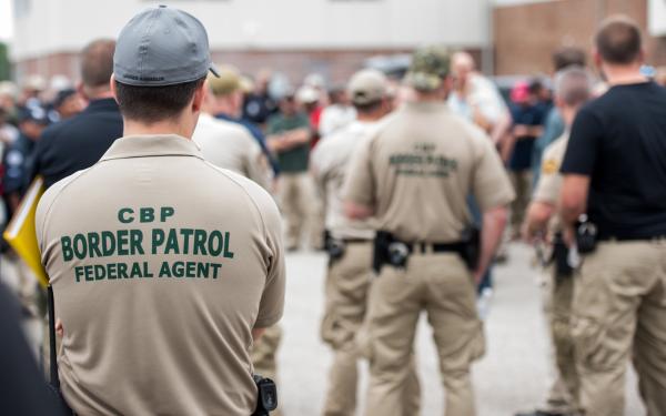 Patrulla Fronteriza cancela polémico ejercicio de «control de multitudes» cerca de comunidad hispana (VIDEO)