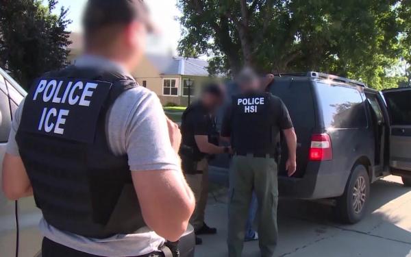 Inmigrante mexicano demanda a ICE y DHS por $750,000 tras sufrir abusos y agresiones