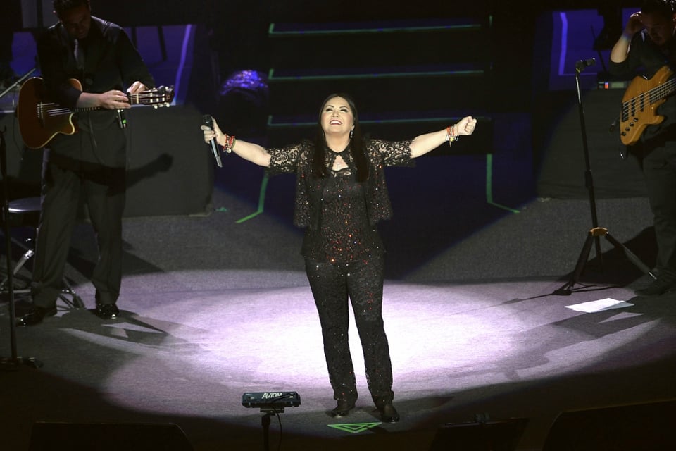 Ana Gabriel a sus 64 años aparece sin maquillaje para dar noticia por coronavirus