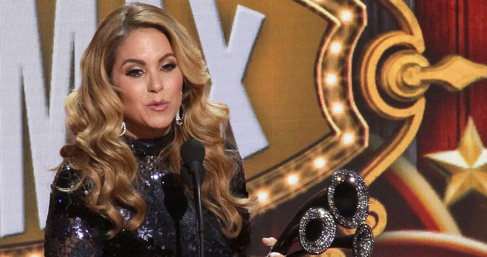 Aseguran que Lucero formó parte del catálogo de Televisa featured image
